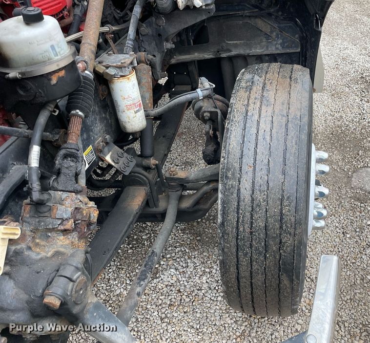 image for item DP0268 2009 Peterbilt 384  semi truck