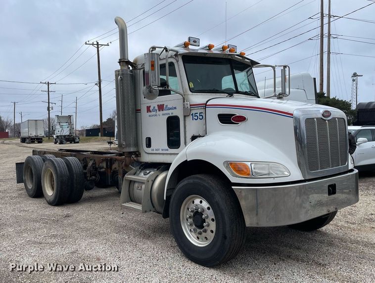 image for item DP0269 2007 Peterbilt 335  truck cab and chassis