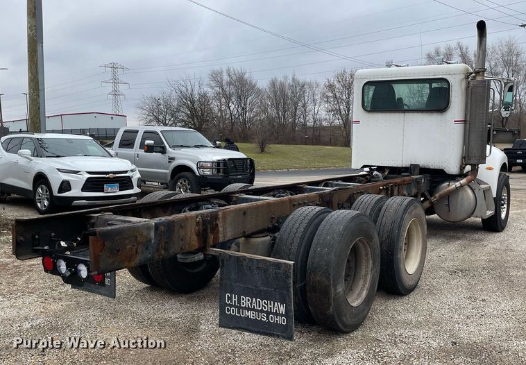 image for item DP0269 2007 Peterbilt 335  truck cab and chassis