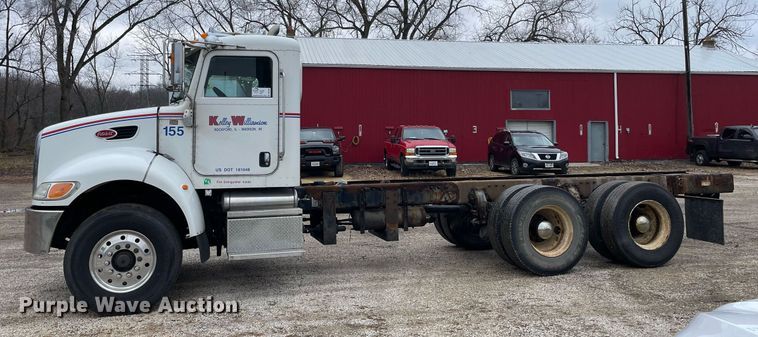 image for item DP0269 2007 Peterbilt 335  truck cab and chassis