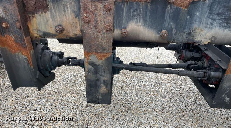 image for item DP0269 2007 Peterbilt 335  truck cab and chassis