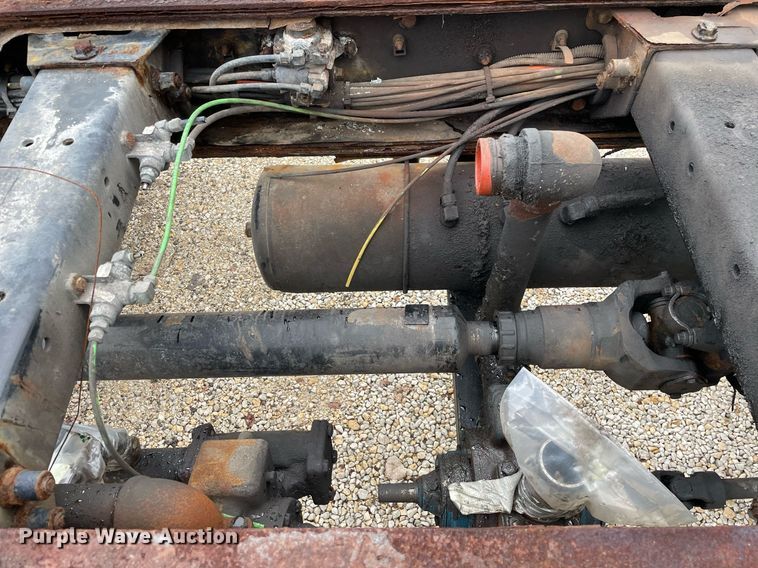 image for item DP0269 2007 Peterbilt 335  truck cab and chassis