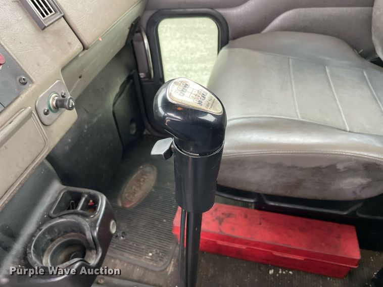 image for item DP0269 2007 Peterbilt 335  truck cab and chassis