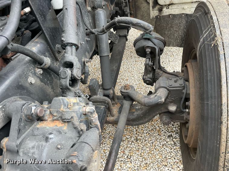 image for item DP0269 2007 Peterbilt 335  truck cab and chassis