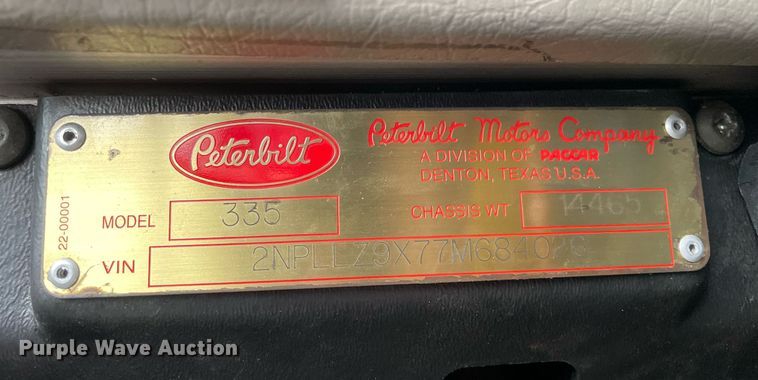 image for item DP0269 2007 Peterbilt 335  truck cab and chassis