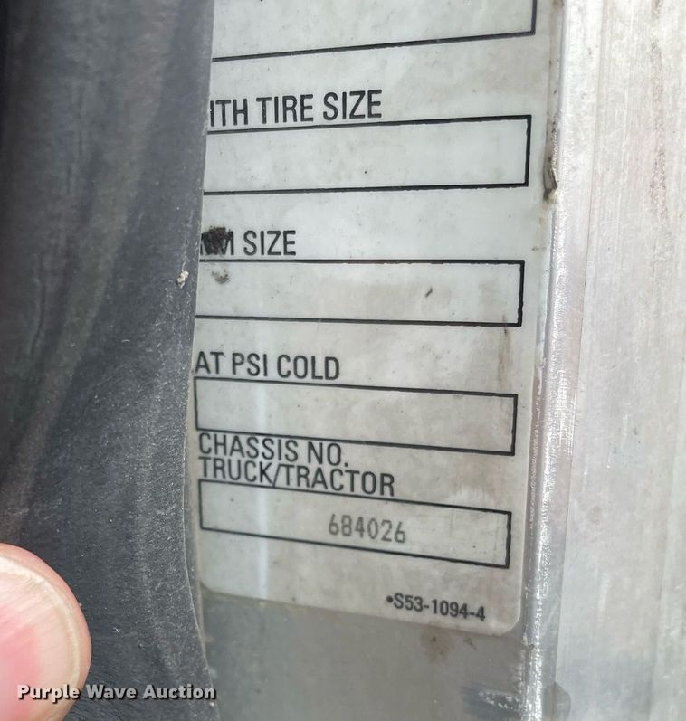 image for item DP0269 2007 Peterbilt 335  truck cab and chassis