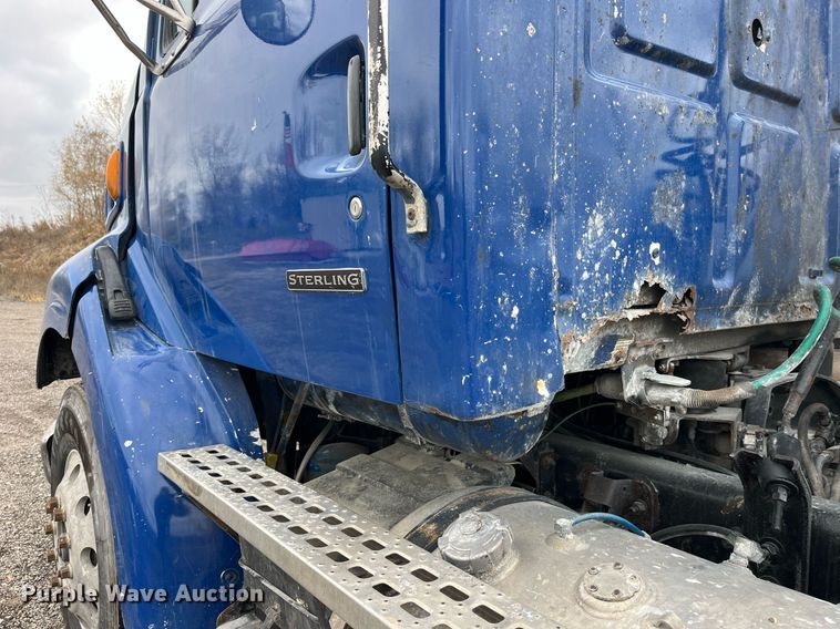 image for item DP2150 2000 Sterling  semi truck