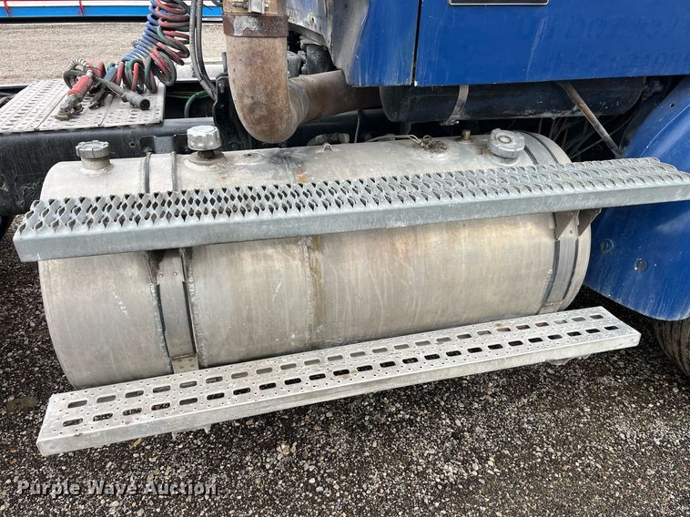 image for item DP2150 2000 Sterling  semi truck