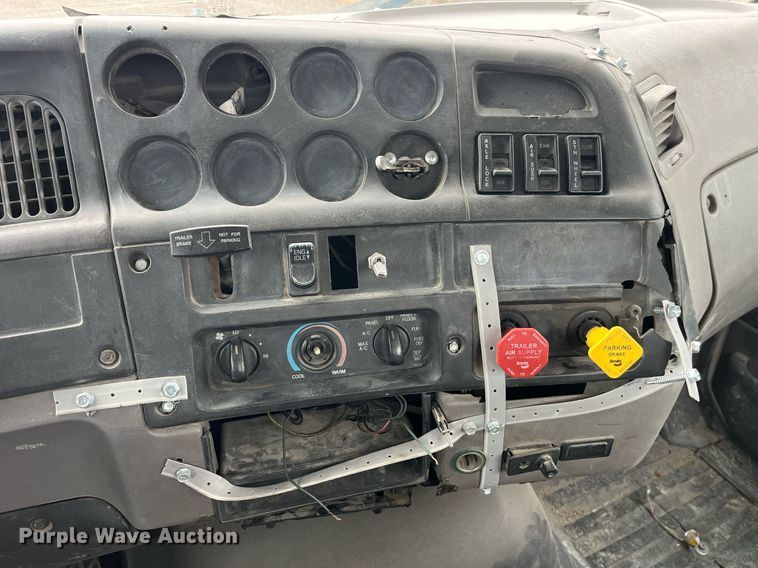 image for item DP2150 2000 Sterling  semi truck