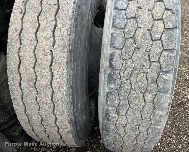 image for item DP2150 2000 Sterling  semi truck