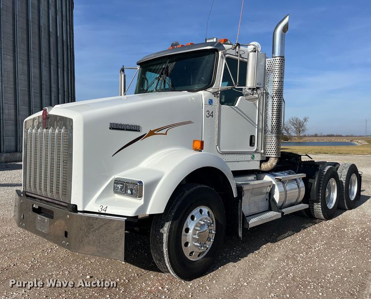 image for item DP2161 2009 Kenworth T800  semi truck