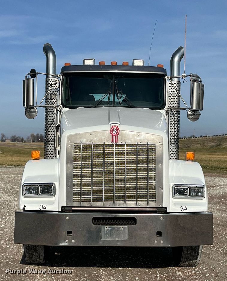 image for item DP2161 2009 Kenworth T800  semi truck