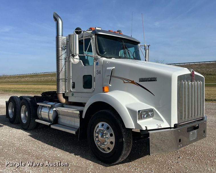 image for item DP2161 2009 Kenworth T800  semi truck