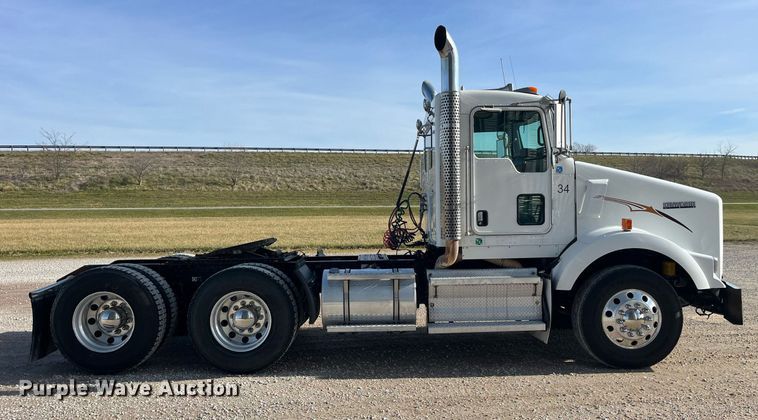 image for item DP2161 2009 Kenworth T800  semi truck