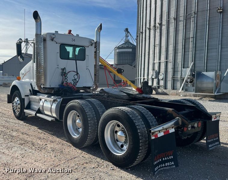 image for item DP2161 2009 Kenworth T800  semi truck