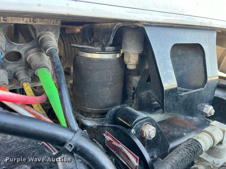 image for item DP2161 2009 Kenworth T800  semi truck