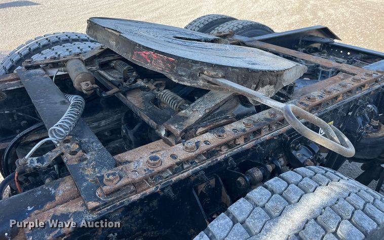 image for item DP2161 2009 Kenworth T800  semi truck