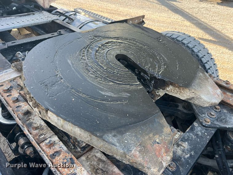 image for item DP2161 2009 Kenworth T800  semi truck