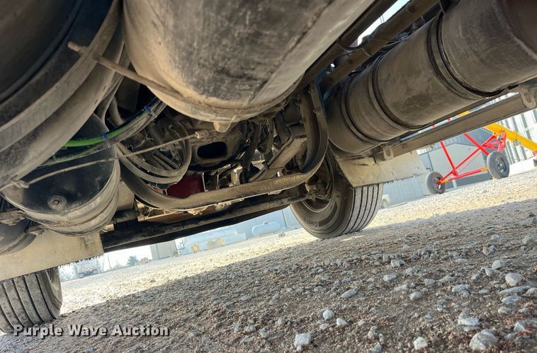 image for item DP2161 2009 Kenworth T800  semi truck