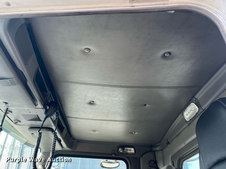 image for item DP2161 2009 Kenworth T800  semi truck