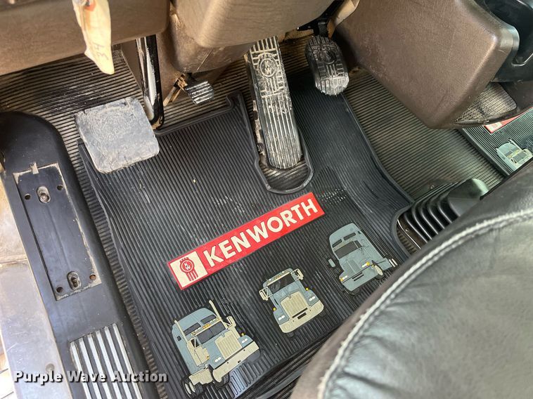 image for item DP2161 2009 Kenworth T800  semi truck