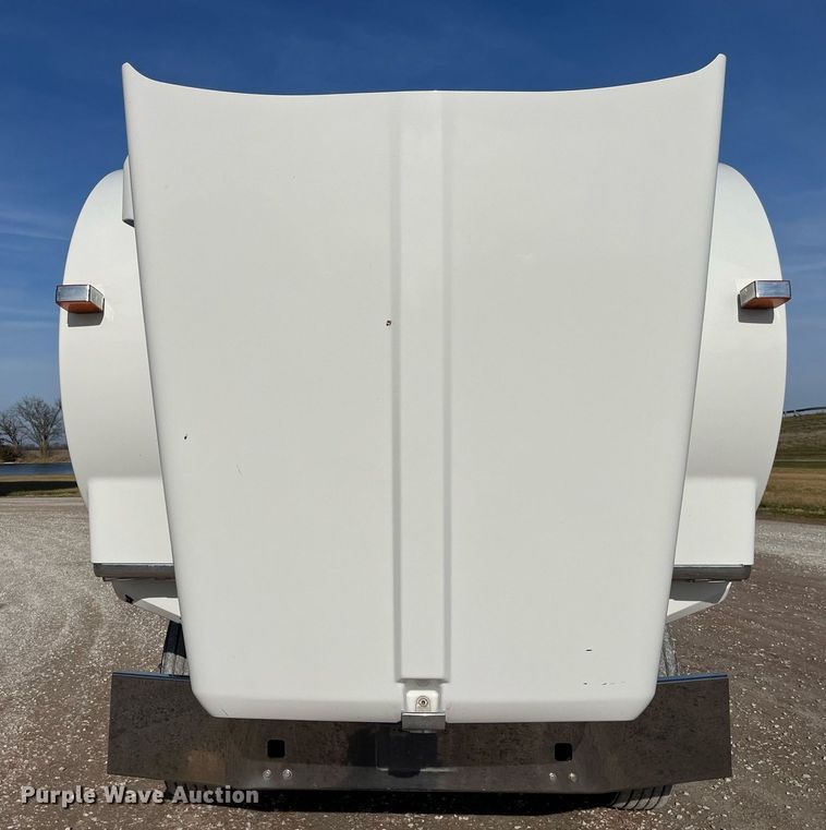 image for item DP2161 2009 Kenworth T800  semi truck