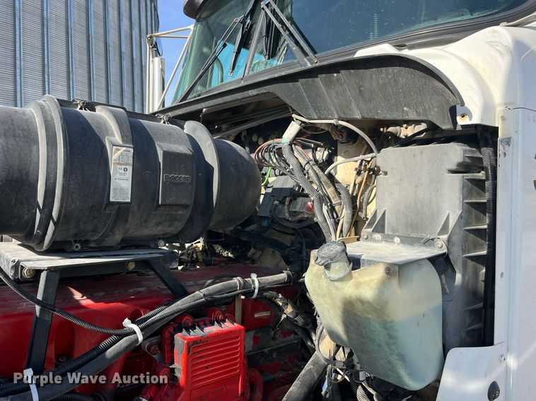image for item DP2161 2009 Kenworth T800  semi truck