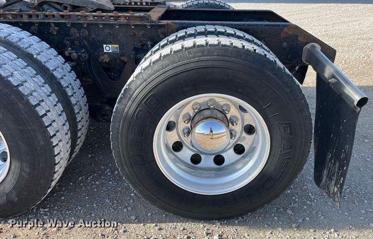 image for item DP2161 2009 Kenworth T800  semi truck