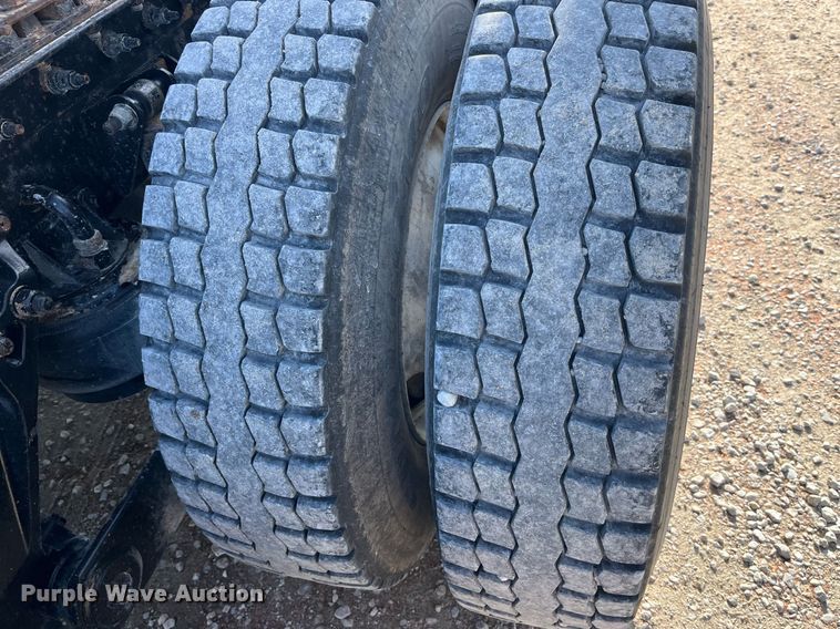 image for item DP2161 2009 Kenworth T800  semi truck