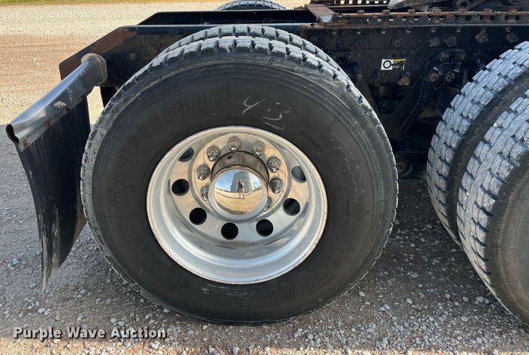 image for item DP2161 2009 Kenworth T800  semi truck