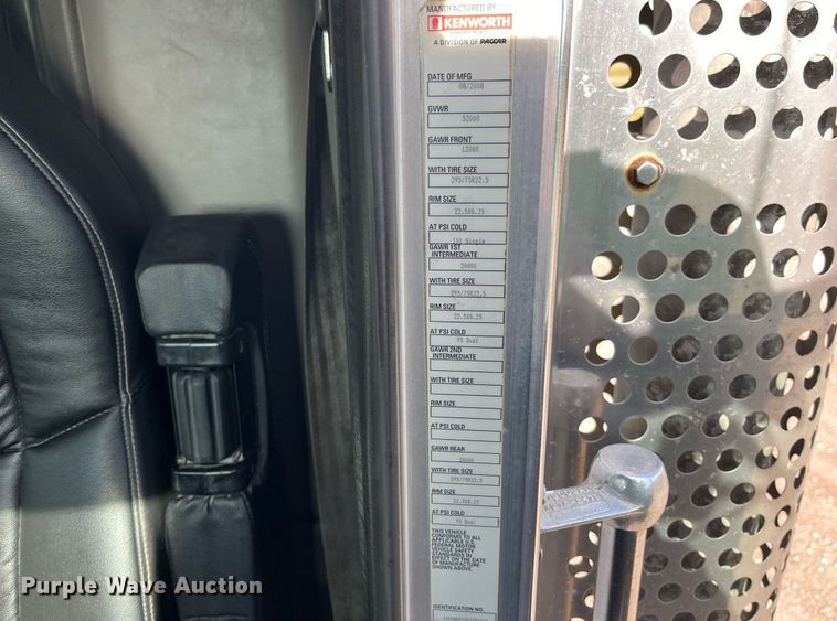 image for item DP2161 2009 Kenworth T800  semi truck