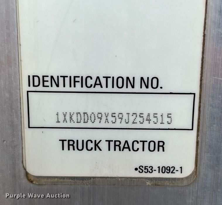 image for item DP2161 2009 Kenworth T800  semi truck