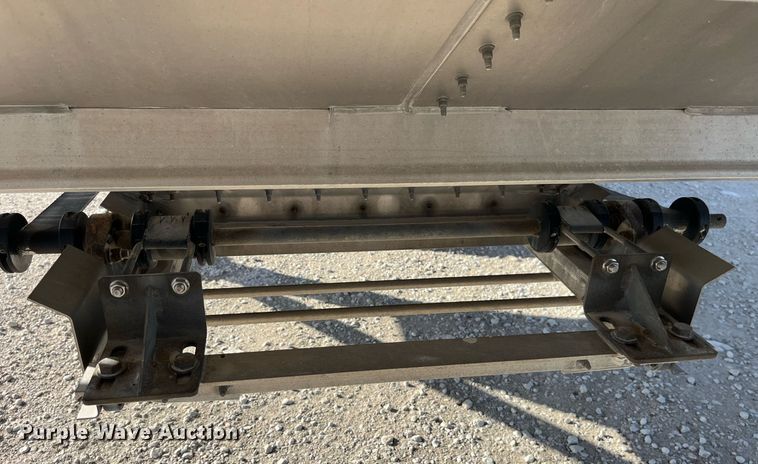 image for item DP2162 2015 Wilson DWH-500  grain trailer
