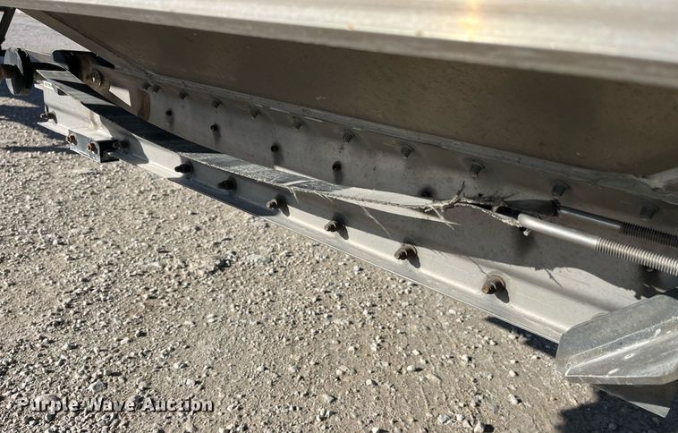 image for item DP2162 2015 Wilson DWH-500  grain trailer