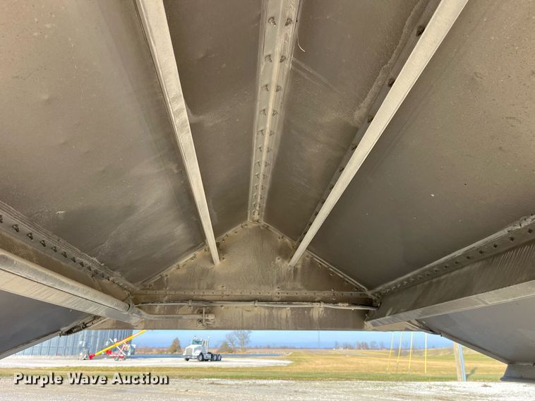 image for item DP2162 2015 Wilson DWH-500  grain trailer