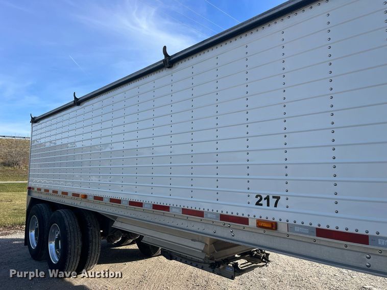 image for item DP2162 2015 Wilson DWH-500  grain trailer