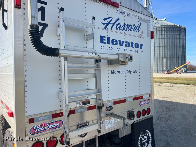 image for item DP2162 2015 Wilson DWH-500  grain trailer