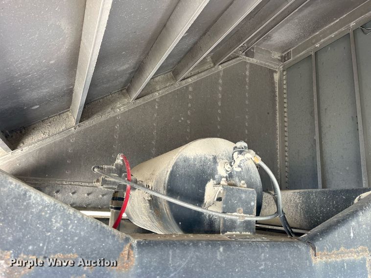 image for item DP2162 2015 Wilson DWH-500  grain trailer