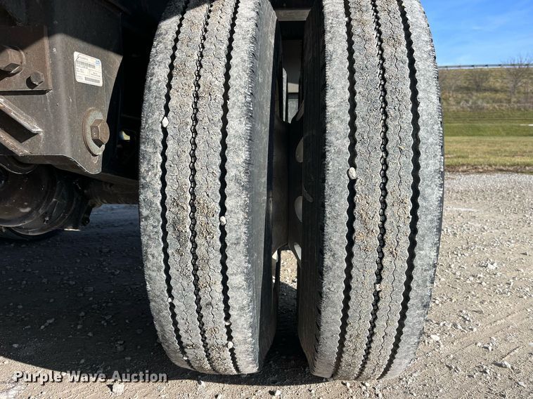 image for item DP2162 2015 Wilson DWH-500  grain trailer