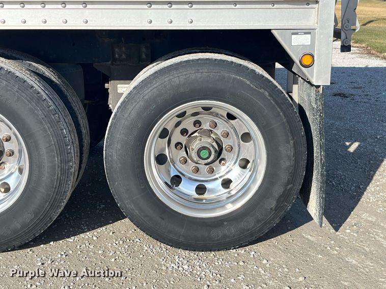 image for item DP2162 2015 Wilson DWH-500  grain trailer