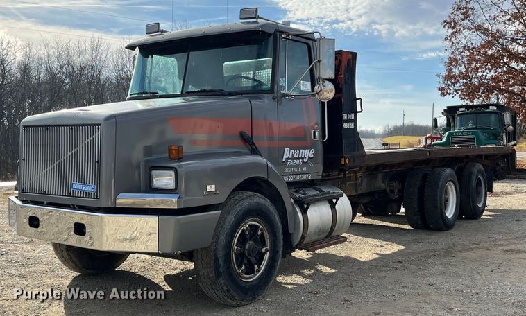 image for item DP2164 1992 Volvo  rollback truck