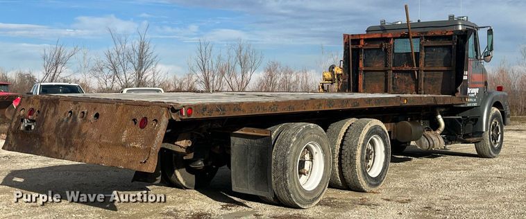 image for item DP2164 1992 Volvo  rollback truck