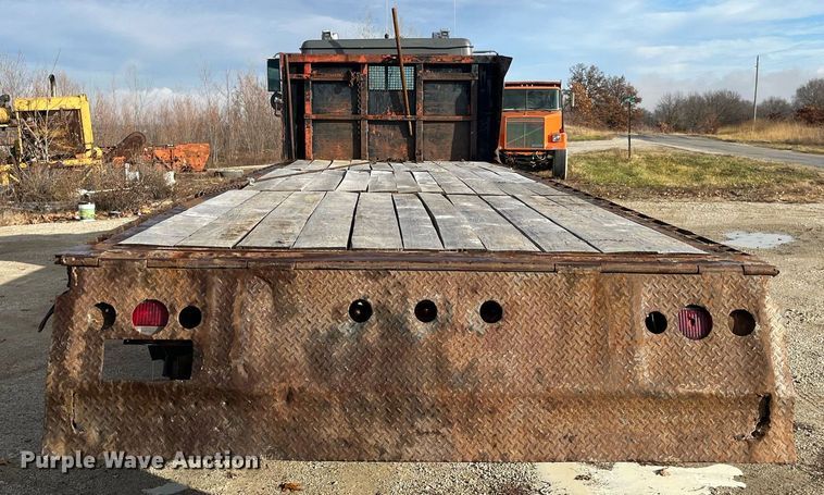 image for item DP2164 1992 Volvo  rollback truck