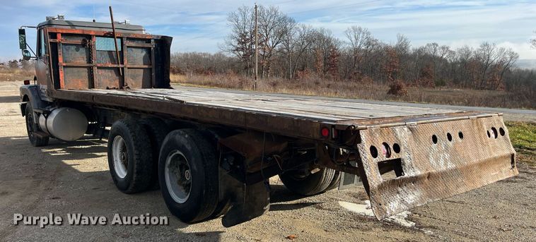 image for item DP2164 1992 Volvo  rollback truck