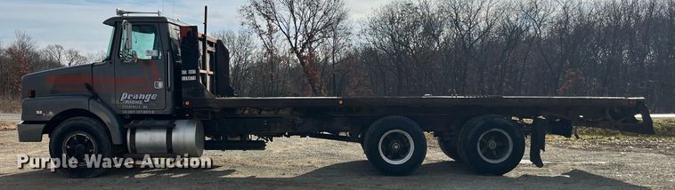 image for item DP2164 1992 Volvo  rollback truck