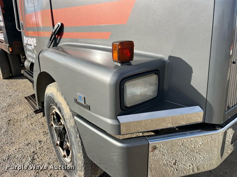 image for item DP2164 1992 Volvo  rollback truck