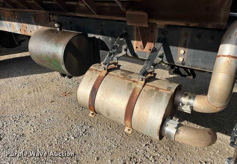 image for item DP2164 1992 Volvo  rollback truck