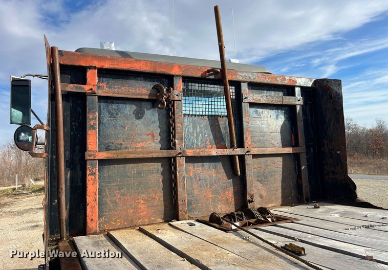 image for item DP2164 1992 Volvo  rollback truck