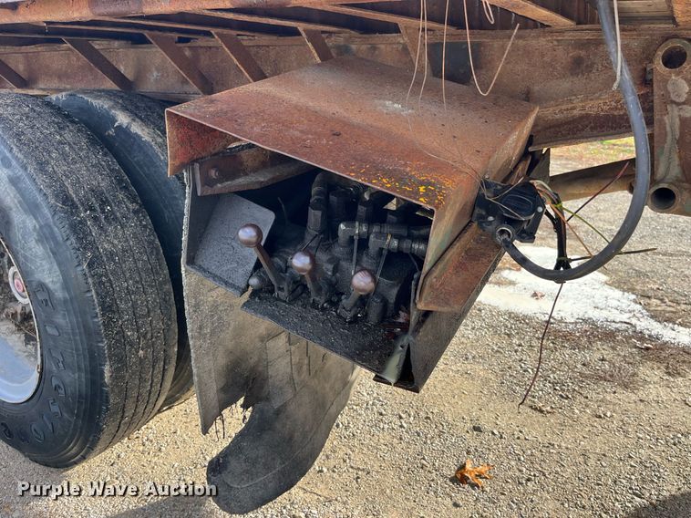 image for item DP2164 1992 Volvo  rollback truck