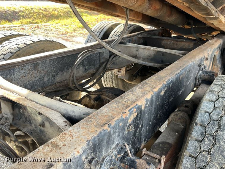 image for item DP2164 1992 Volvo  rollback truck